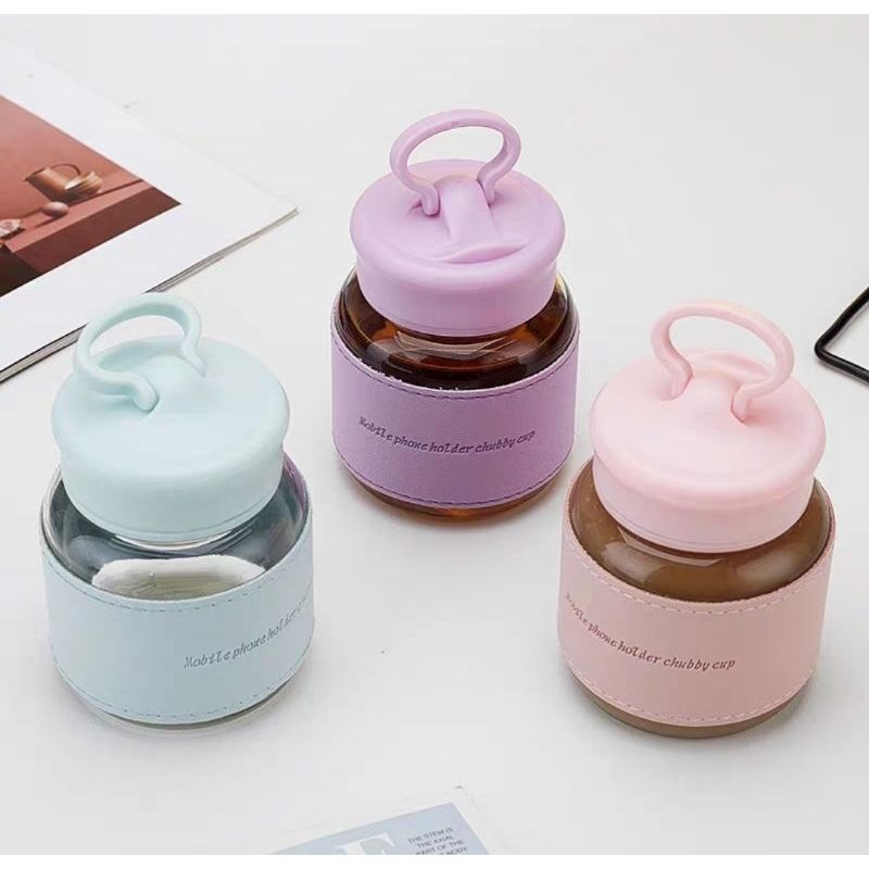 Ping pong shaped water bottle with rounded body
